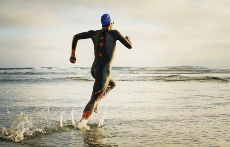 What Is a Wetsuit Top and How Is It Different from a Full Wetsuit?